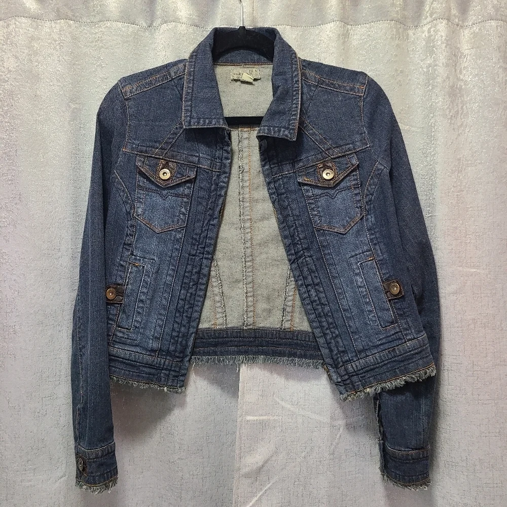 ONE WORLD Blue Jean Jacket with‎ Frayed Hem